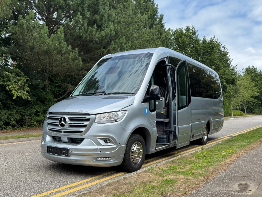 Nottingham Mini Bus hire
